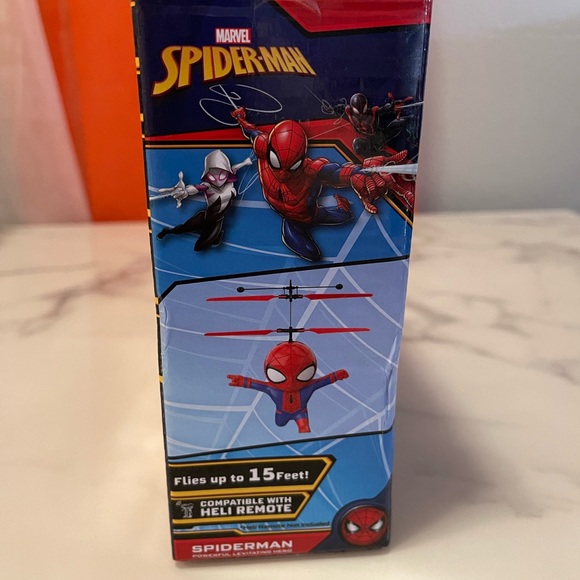 Spider-Man levitating hero - Picture 4 of 7